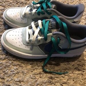 Kids Nike Air Force 1- size 6Y